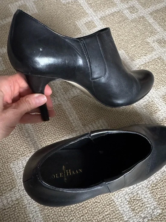 Cole Haan Leather Ankle Booties Black Almond Toe Heels Classic Office Size 8 - Picture 6 of 10